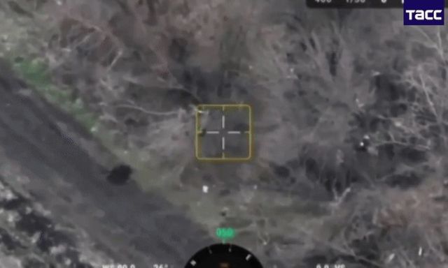 Clip: Nga phóng FPV cảm tử, giáng đòn chính xác vào loạt hỏa điểm ngụy trang của Ukraine