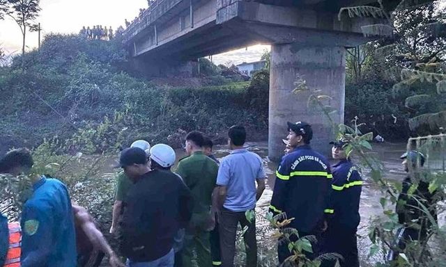 Tin thời sự ngày (15/12): Tìm kiếm thiếu niên bị đuối nước ở Lâm Đồng