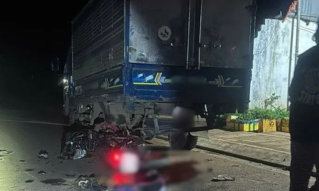 Tin tức tai nạn giao thông mới nhất ngày 15/12: Xe máy tông xe tải, 3 người thiệt mạng