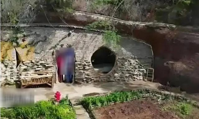 Bỏ việc lương cao, kỹ sư 35 tuổi về hang đá sống ẩn dật để 