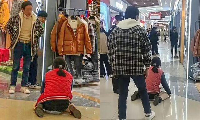 Vợ quỳ gối van xin chồng mua áo khoác hơn 1 triệu đồng ngay giữa trung tâm thương mại