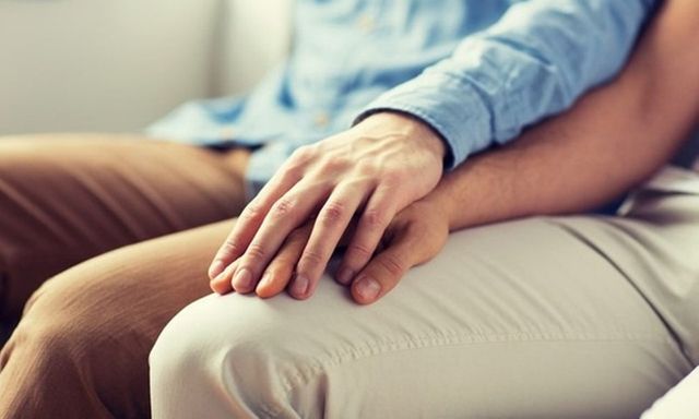 Bi kịch Tình-Tiền: Bị bác trai bán vé số dọa 