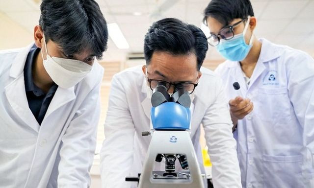 Tin tức giáo dục 24h: Trường ĐH Bách khoa TP.HCM trả lương, học phí cho người học tiến sĩ