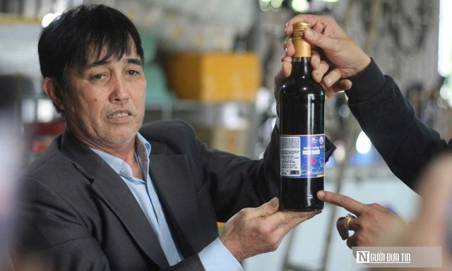 Bỏ cách làm cũ, người đàn ông xứ Nghệ thu lãi tỷ đồng từ những thùng gỗ ủ mắm