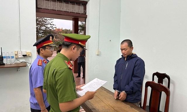 Khởi tố, bắt tạm giam Võ Văn Tiến