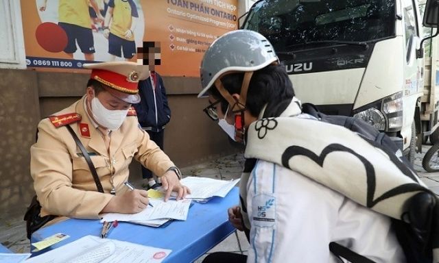 Công an Hà Nội gửi danh sách 2.102 học sinh vi phạm giao thông đến Sở GD&ĐT 