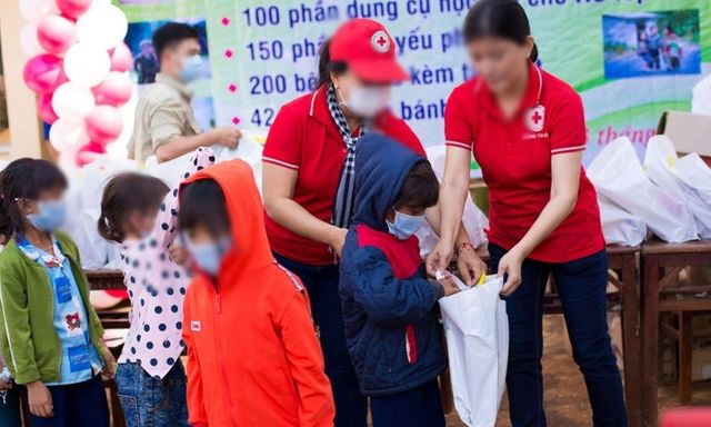 Hoạt động của quỹ xã hội, quỹ từ thiện bị cấm những hành vi nào?