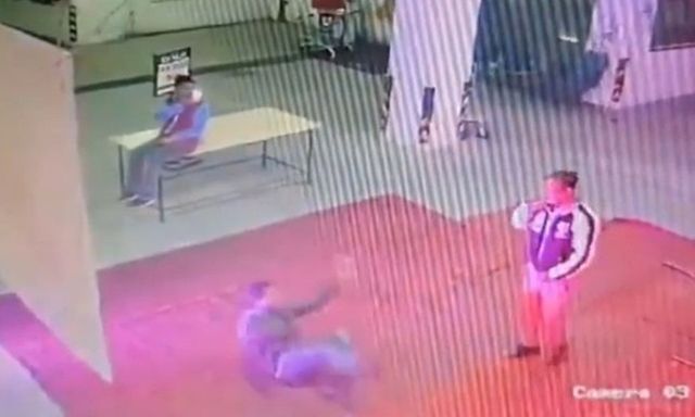 Clip: Đang nhảy múa cùng đồng nghiệp, nam thanh niên ngã gục xuống đất, thiệt mạng