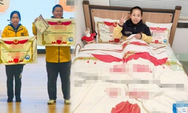 Trường học gây chú ý khi tặng chăn in giấy khen cho học sinh xuất sắc