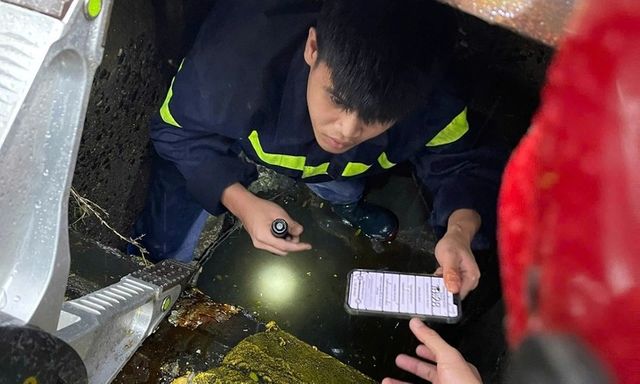 Tin thời sự ngày (26/12): Công an lội cống tìm iPhone cho nữ du khách nước ngoài