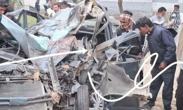 Ô tô chạy quá tốc độ, đâm trực diện gốc cây, 4 người trên xe tử vong thương tâm