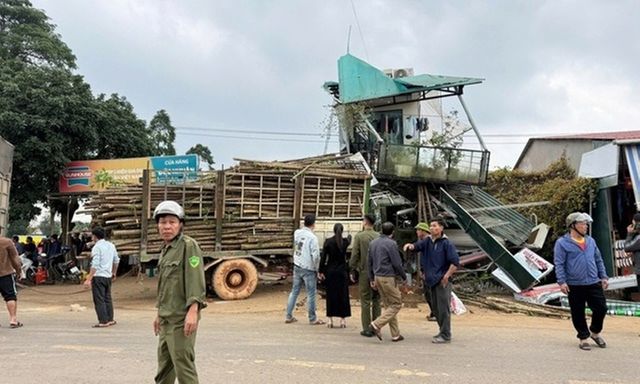 Tin tức tai nạn giao thông mới nhất ngày 29/12: Xe tải va chạm với xe máy, 5 người thương vong