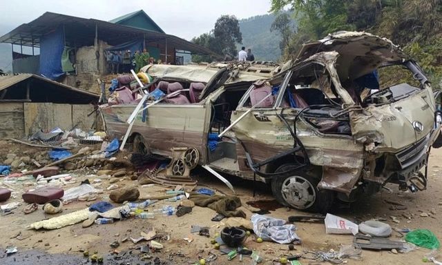 Vụ tai nạn ở Lào Cai, xe chở đoàn thiện nguyện bị lật, 9 người tử vong: Thủ tướng yêu cầu kiểm tra nhà xe