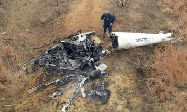 Kinh hoàng 2 trực thăng va nhau trên không, một phi công có dấu hiệu ngừng tim