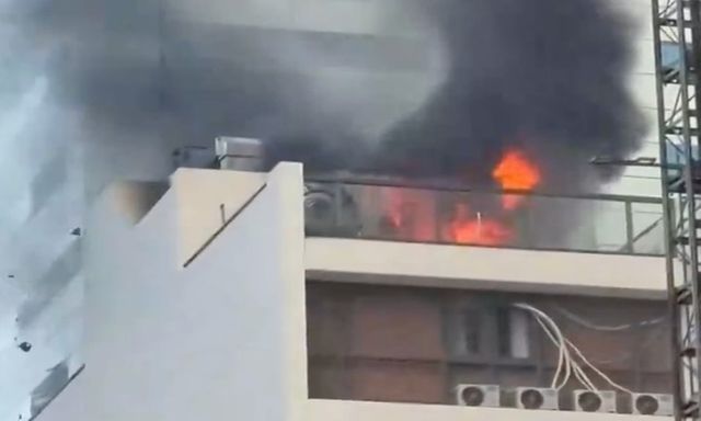 Cháy dữ dội tầng thượng spa ở trung tâm TP.HCM