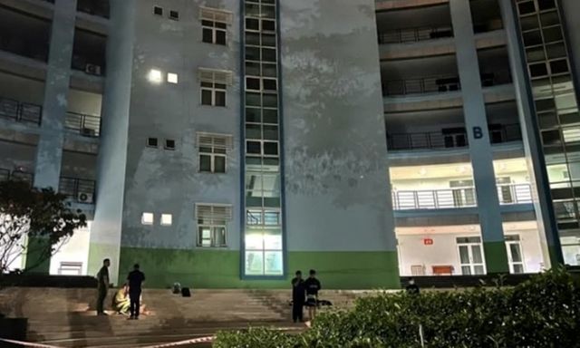 Danh tính nam sinh rơi lầu tử vong trong trường đại học ở TP.HCM