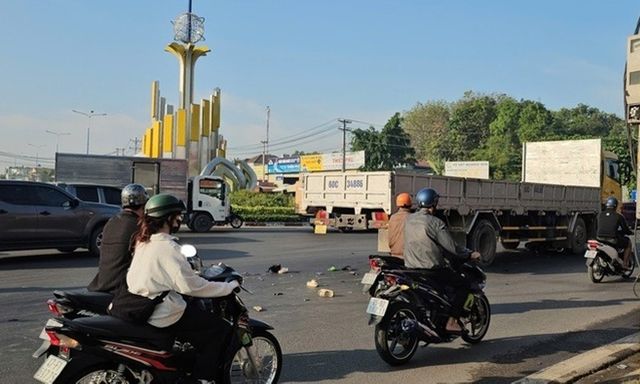 Tin tức tai nạn giao thông mới nhất ngày 11/1: Tai nạn giữa xe tải và xe máy, hai bà cháu tử vong