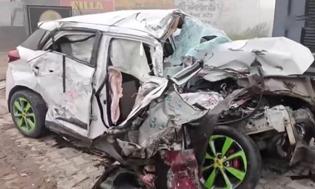 Ô tô con va chạm với xe buýt, 4 người tử vong thương tâm