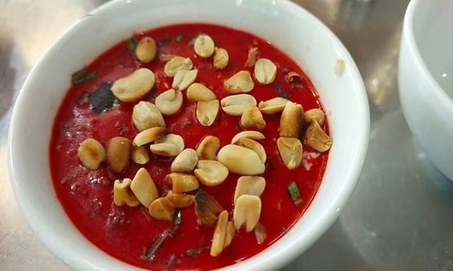 Người đàn ông Hà Tĩnh rơi vào nguy kịch sau 10 ngày ăn tiết canh dê