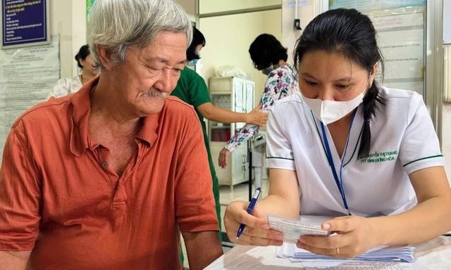 Người dân đăng ký BHYT ra sao khi TP.HCM sáp nhập trung tâm y tế khu vực?