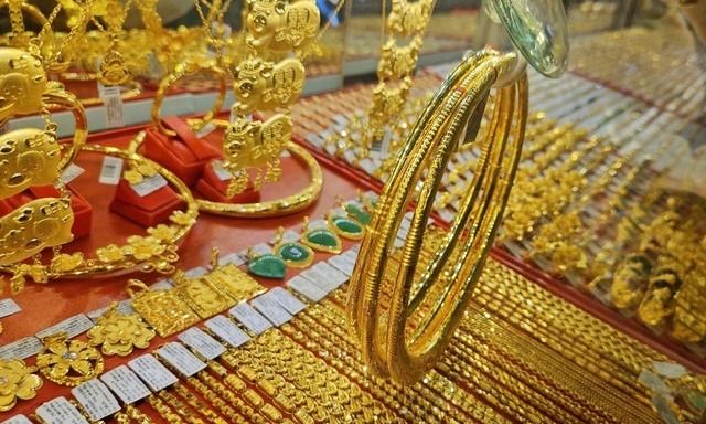 Giá vàng hôm nay (15/1): Giá vàng trong nước giảm 700 nghìn đồng/lượng