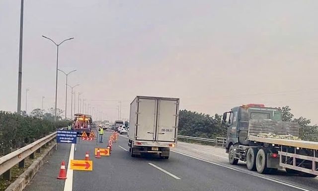 Khẩn trương khắc phục hư hỏng trên cao tốc trọng điểm