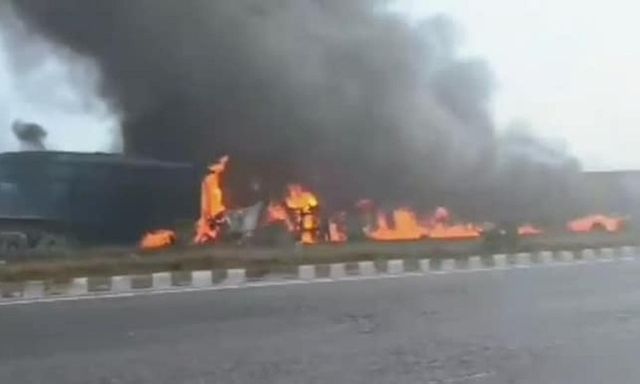 Clip: Hiện trường vụ 5 xe tải va chạm liên hoàn, 2 công nhân tử vong