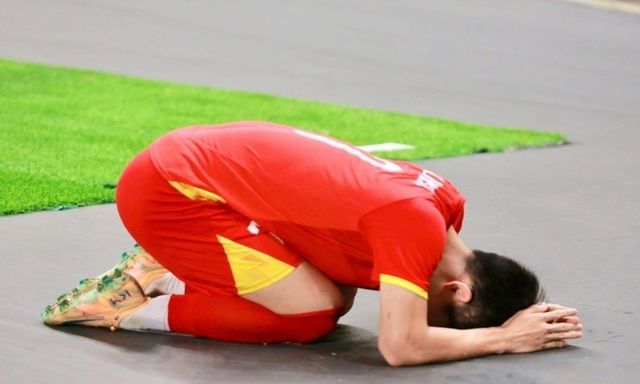 Đình Bắc xin lỗi sau thất bại 3-0 trước U23 Trung Quốc