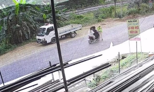 Điều tra vụ xe máy chở 3 tông bị thương cảnh sát giao thông đang làm nhiệm vụ ở Quảng Trị