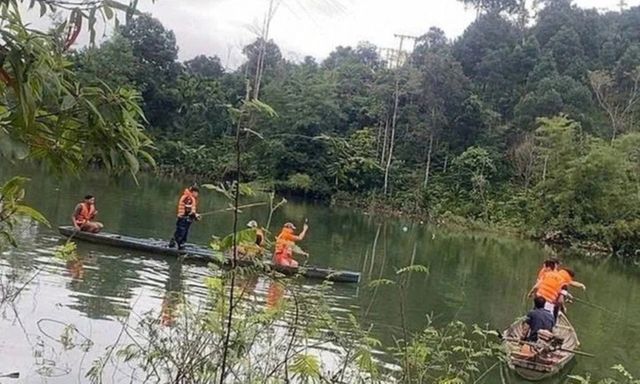 Vụ 2 cha con bị lật ghe khi đánh cá trên hồ thủy điện ở Đà Nẵng: Tìm thấy thi thể bé trai 13 tuổi