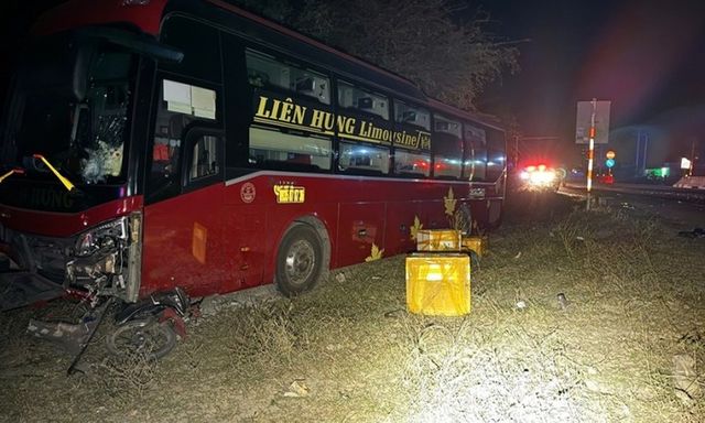 Hiện trường vụ xe khách va chạm xe máy, 1 người tử vong thương tâm