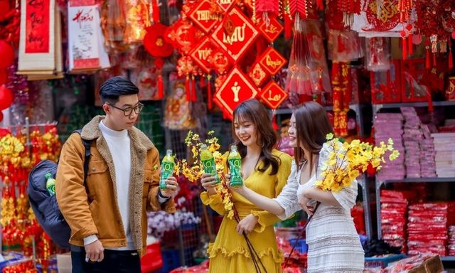 Người trẻ gác lo âu, sẵn sàng giải nhiệt để đón năm mới