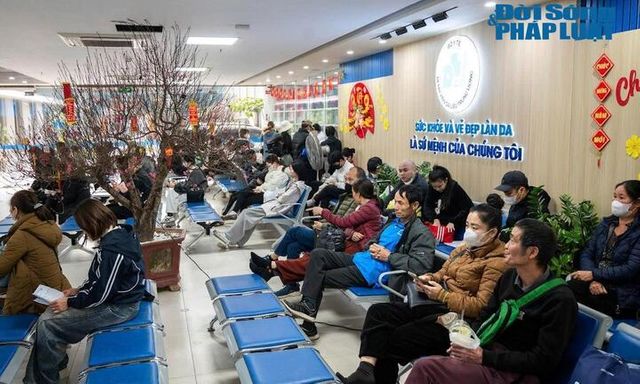Cận Tết, người dân “đổ xô” đi làm đẹp, có khoa tiếp nhận 400 bệnh nhân/ngày