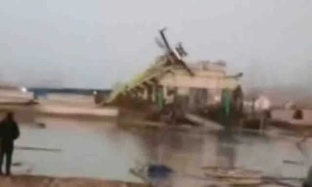 Cầu đang xây bất ngờ đổ sập, 5 công nhân tử vong