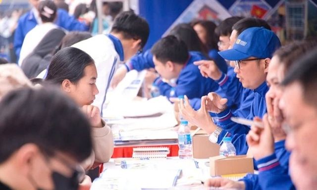 Khi “ngành hot” bùng nổ, học sinh lớp 12 cần tỉnh táo hơn là chạy theo trào lưu