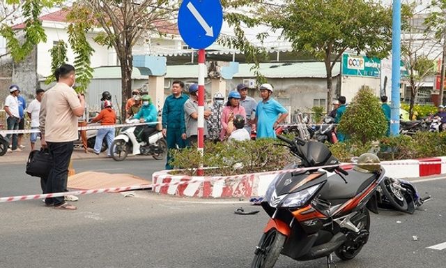 Tin tức tai nạn giao thông mới nhất ngày 6/2: Xe khách va chạm xe máy, 2 người thương vong