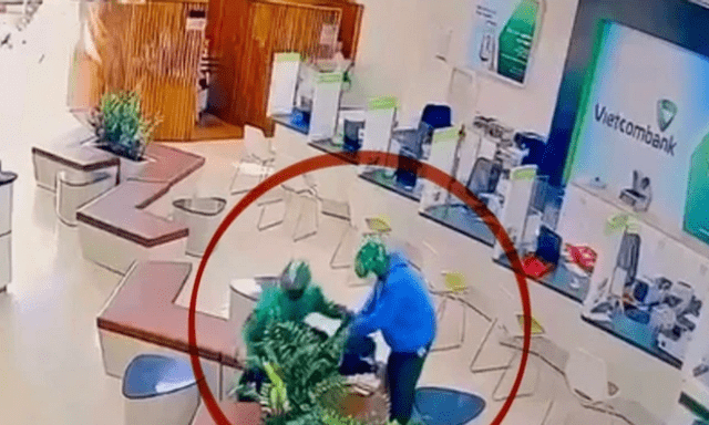 Bộ trưởng Bộ Công an biểu dương chiến công bắt 2 đối tượng cướp ngân hàng ở Gia Lai