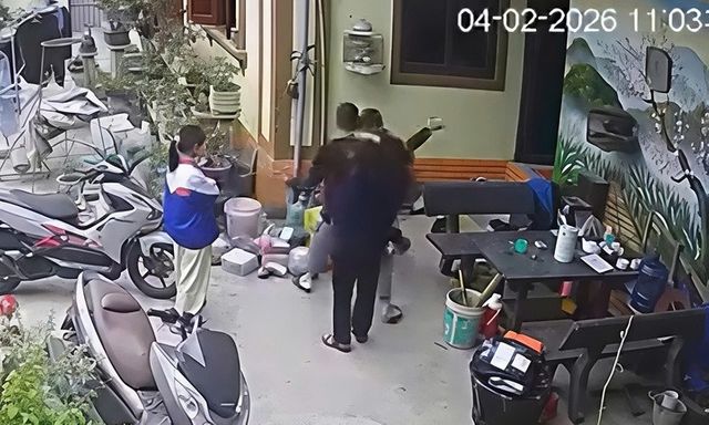 Công an xác minh clip phụ huynh xông vào nhà tát liên tiếp nam sinh ở Bắc Ninh