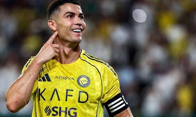 Ronaldo bị Saudi Pro League cảnh cáo