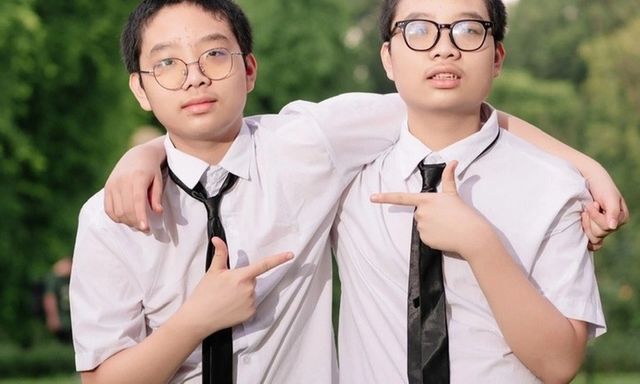 Cặp song sinh ở Hà Nội cùng giành giải Nhất học sinh giỏi Toán cấp Thành phố