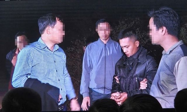 Clip: Toàn bộ quá trình công an bắt giữ nhóm nghi phạm cướp ngân hàng ở Gia Lai