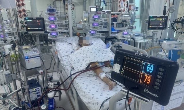 Tin tức đời sống 8/2: Bất ngờ ngất xỉu khi đang học, bé gái rơi vào sốc tim, nguy kịch