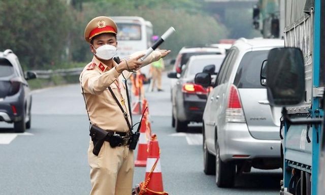 Bộ Xây dựng yêu cầu tăng cường công tác vận tải, bảo đảm TTATGT dịp Tết