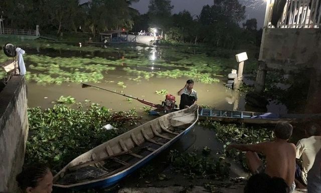 Khẩn trương tìm kiếm bé gái 7 tuổi mất tích trên kênh ở Đồng Tháp