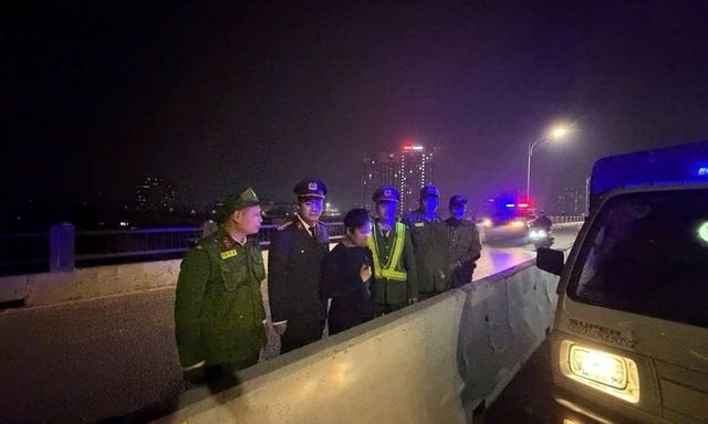 Công an Hà Nội kịp thời hỗ trợ người phụ nữ có ý định tự hủy hoại bản thân