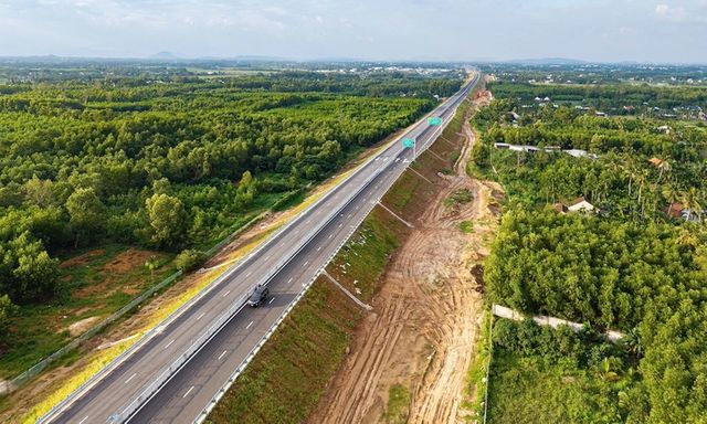 Cao tốc Quảng Ngãi - Hoài Nhơn sẵn sàng đưa vào khai thác phục vụ Tết Nguyên đán