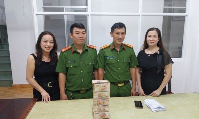 Tài khoản bất ngờ nhận 1 tỷ đồng, người phụ nữ nhờ lập tức trình báo công an 