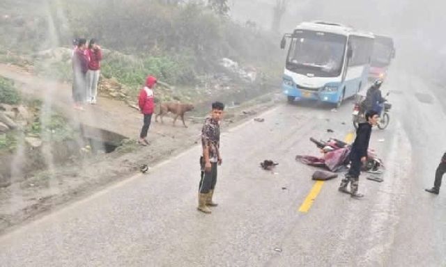 Tin tức tai nạn giao thông mới nhất ngày 12/2: Tai nạn xe máy với xe tải khiến người phụ nữ tử vong