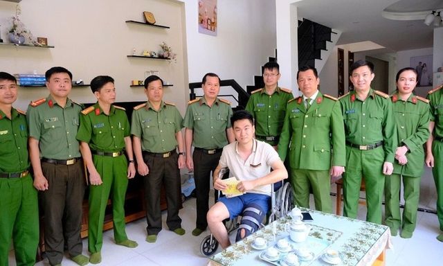 Bắt giữ nam thanh niên dùng xà beng tấn công Đại úy công an ở Lâm Đồng