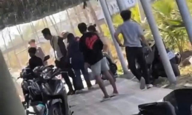 Hai nhóm người ẩu đả ném gạch vào nhau, bé gái 11 tuổi bị thương nặng